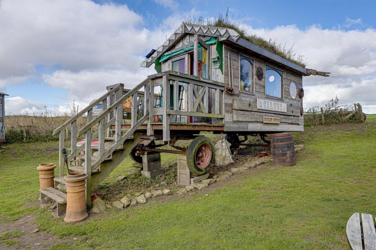 2 X Double Bed Glamping Wagon In Dalby Forest Scarborough Exterior foto